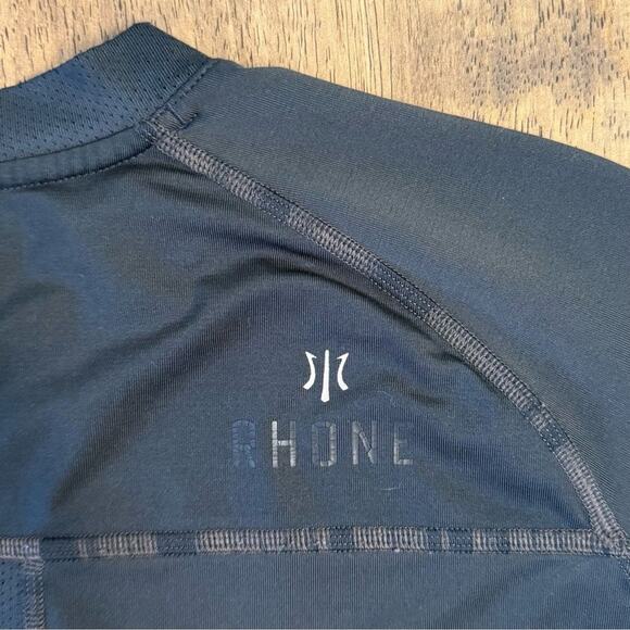 Rhone Men’s AG47 Silver Tech Short Sleeve Shirt Gray Athletic Fitness Size 2XL - Picture 7 of 8